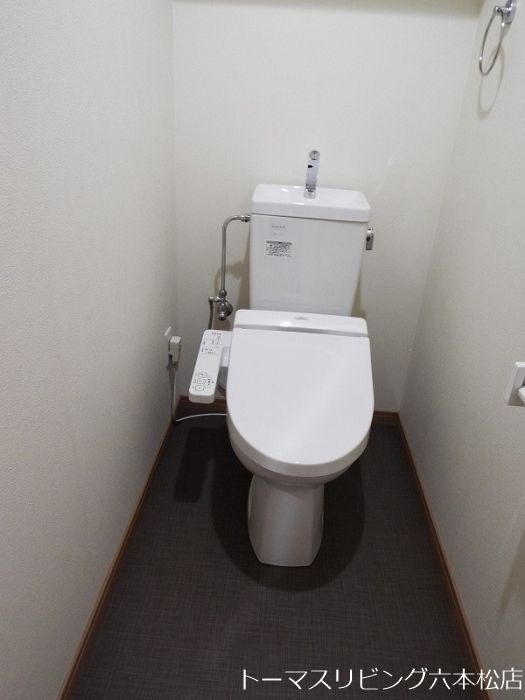 トイレ　※別号室の参考写真になります。