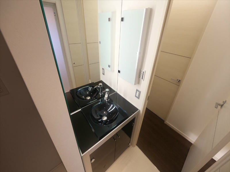 洗面設備　脱衣所　オシャレな独立洗面台