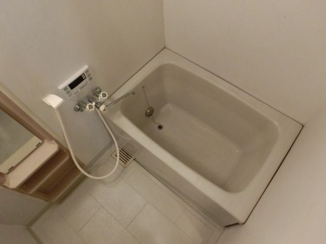 バス・シャワールーム　追い炊き完備のバスルーム