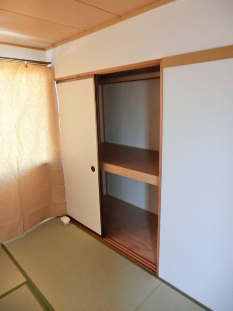 収納　和室の収納スペース