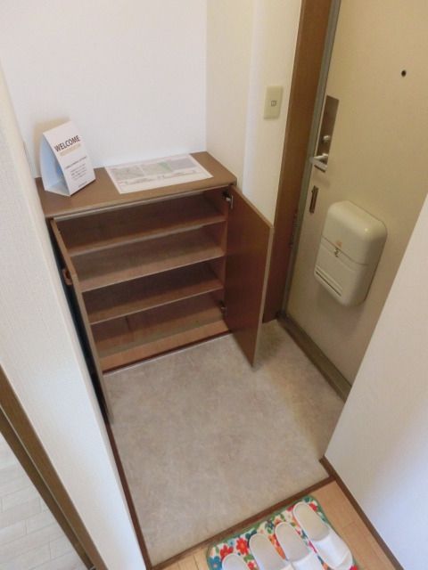 玄関　シューズボックス完備