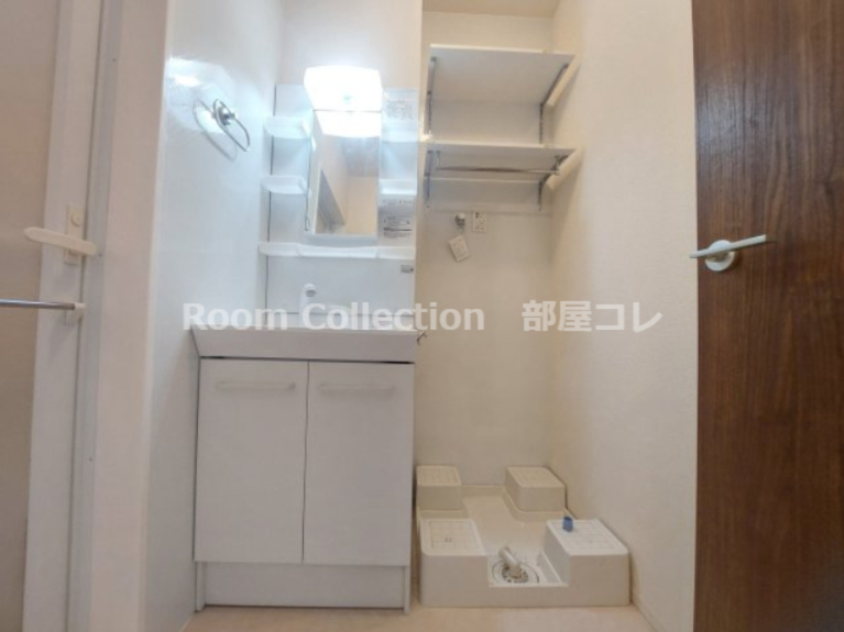 洗面設備　※同物件他部屋写真　反転場合有　現状優先