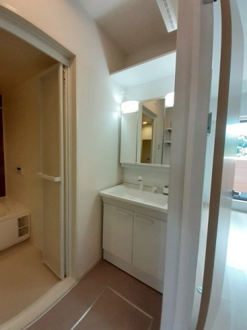 洗面設備　使いやすい洗面所です