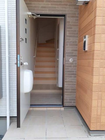 エントランス　清潔なエントランスです