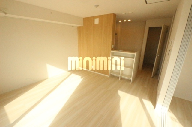 居室・リビング　明るいリビングです。