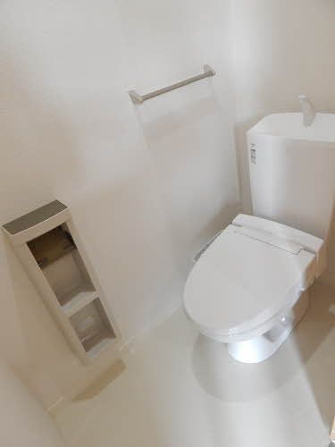 トイレ　温水洗浄便座