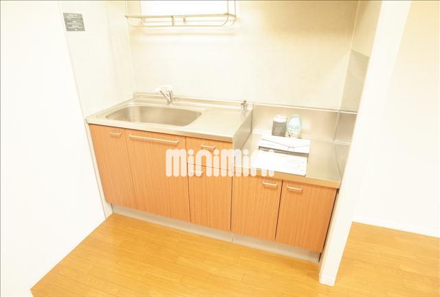 キッチン　段落ちキッチンです。好きなコンロが置けますよ。