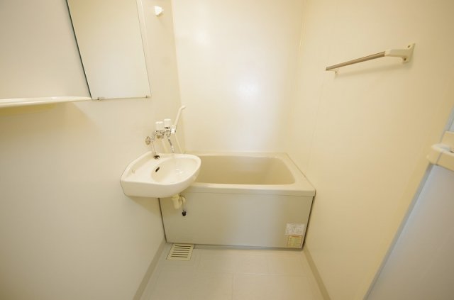 バス・シャワールーム　お風呂です