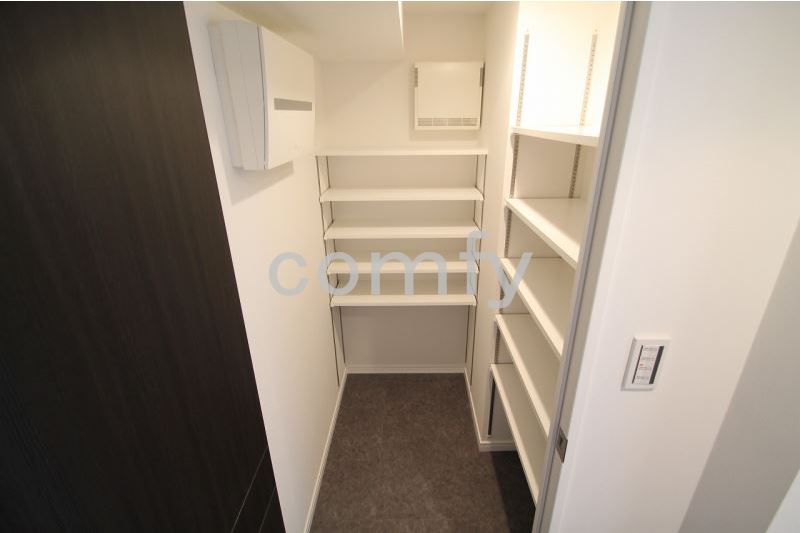 玄関　シューズインクローゼット