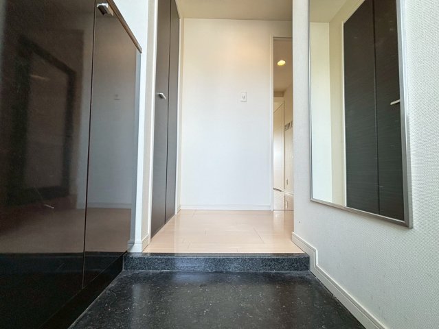 玄関　詳細は、RISUMO江坂本店までお問合せください♪
