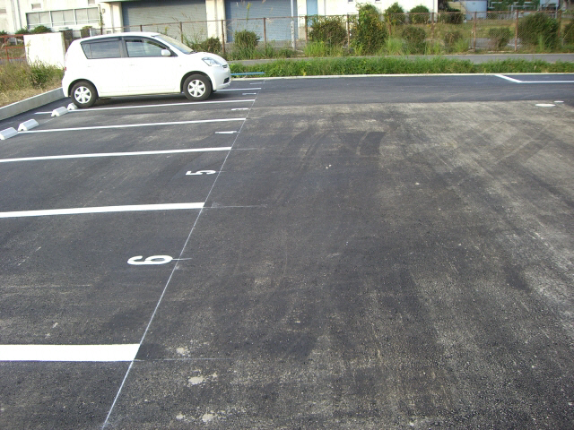 駐車場　駐車場