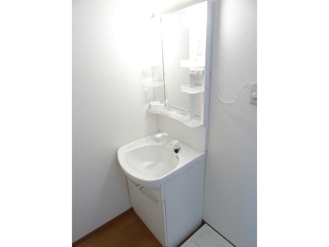 洗面設備　シャワー付独立洗面台