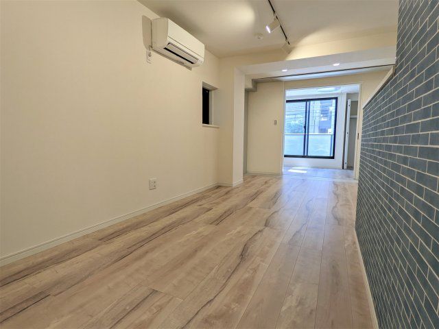 居室・リビング　エントランス