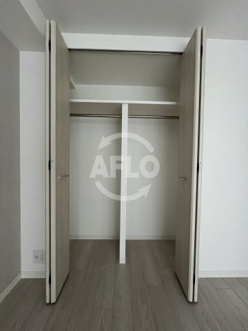 収納　コンフォリア・リヴ新大阪WEST　クローゼット