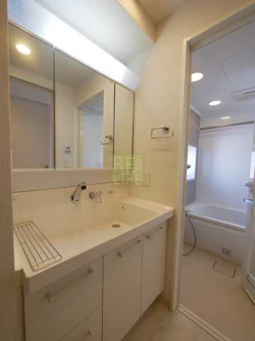 洗面設備　コンフォリア神楽坂DEUX （参考画像）