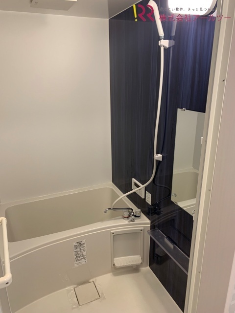 バス・シャワールーム　浴室乾燥機、追い焚き機能