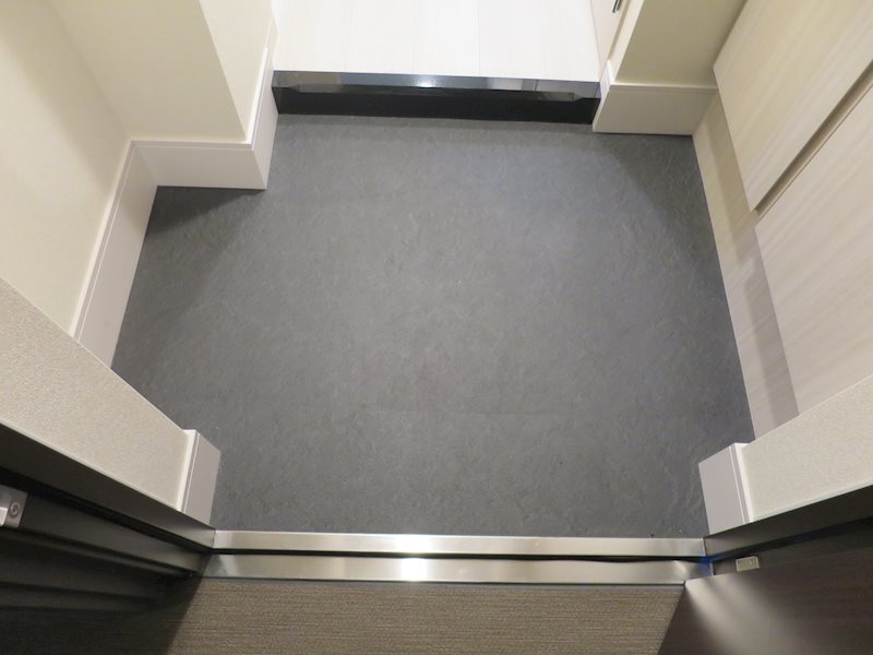 玄関　※参考写真