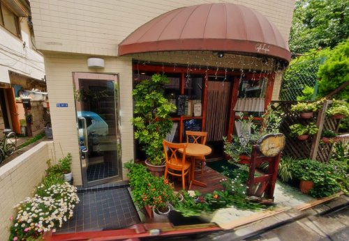 飲食店　カフェラパン（飲食店）まで665m