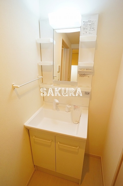 洗面設備　身支度に便利な洗面台です♪