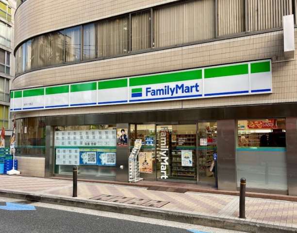コンビニ　ファミリーマート麻布十番店（コンビニ）まで281m