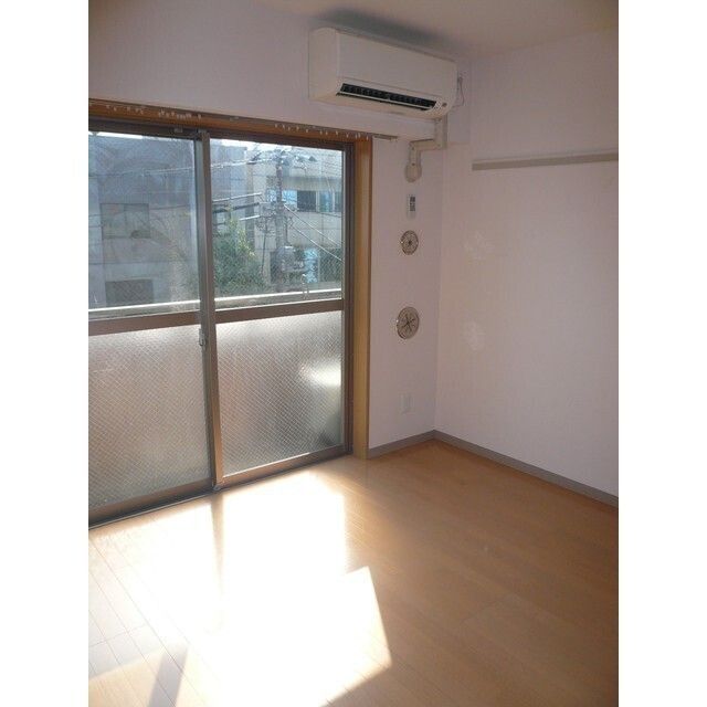 居室・リビング　☆明るい居室☆