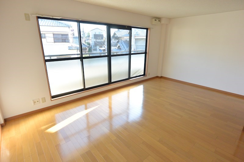 居室・リビング　フローリング仕上げ