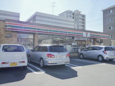 コンビニ　セブンイレブン静岡八幡3丁目店（コンビニ）まで390m