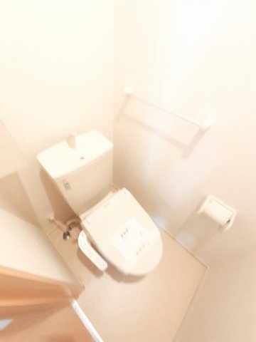 トイレ　清潔感のあるトイレです