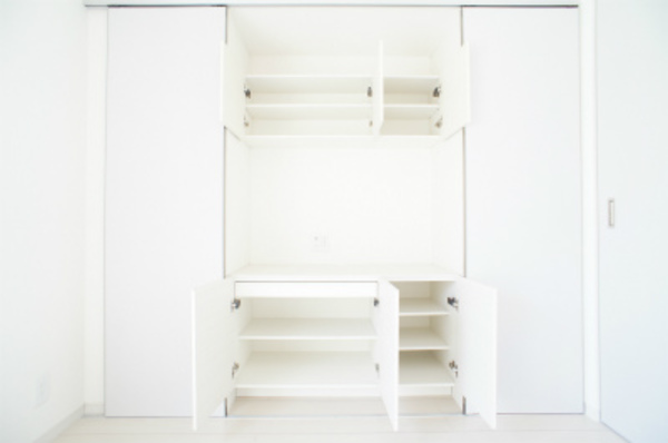 その他設備　備付けのTV台