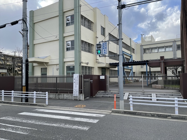 小学校　阪南市立小学校東鳥取小学校（小学校）まで522m