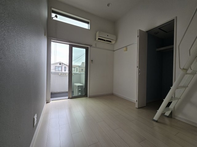 居室・リビング　ゆったり過ごせる居間です