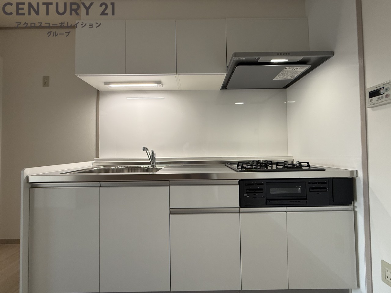 キッチン　収納豊富な壁付けキッチン！