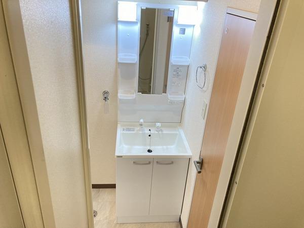 洗面設備　ラフォーレ21の同タイプの室内写真