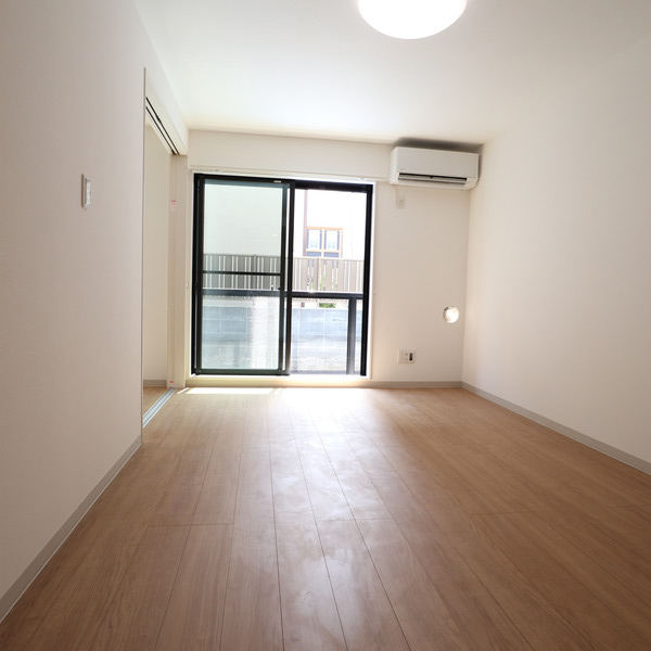 居室・リビング　別号室参考写真