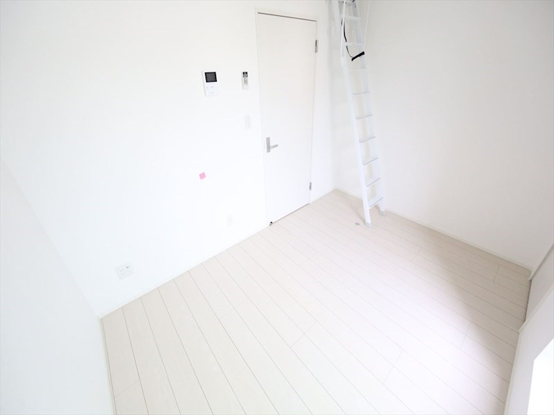 その他　洋室5.3帖　ロフト4.8帖（収納でも使えます）
