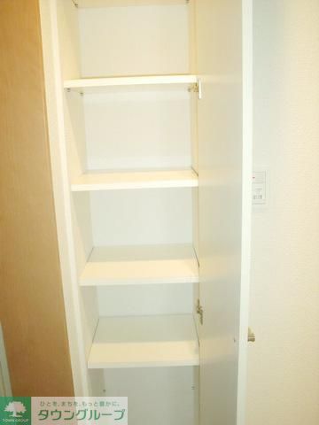 玄関　玄関収納にも余裕があります