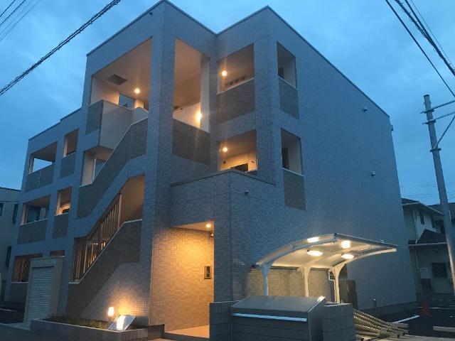 建物外観　外観写真（夜）