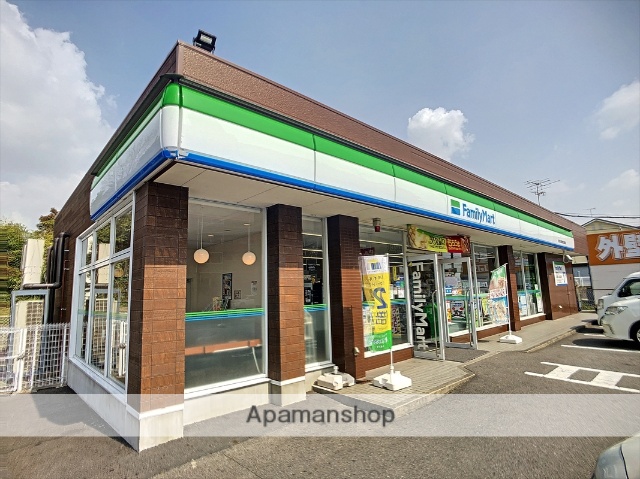 コンビニ　ファミリーマート（コンビニ）まで172m