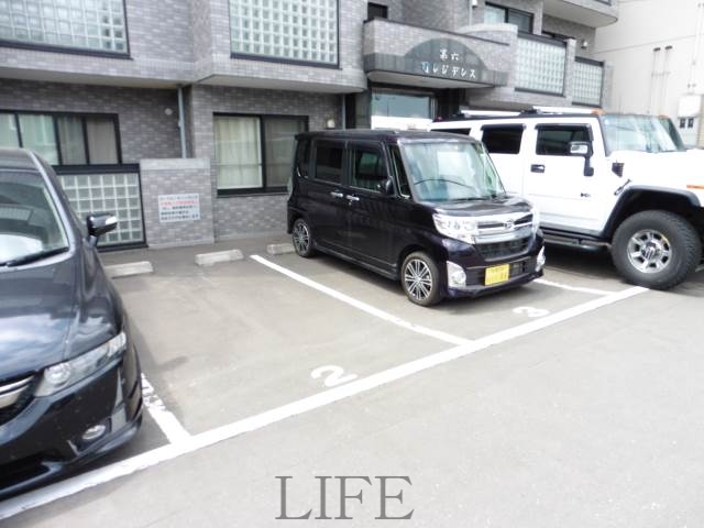 駐車場　駐車場