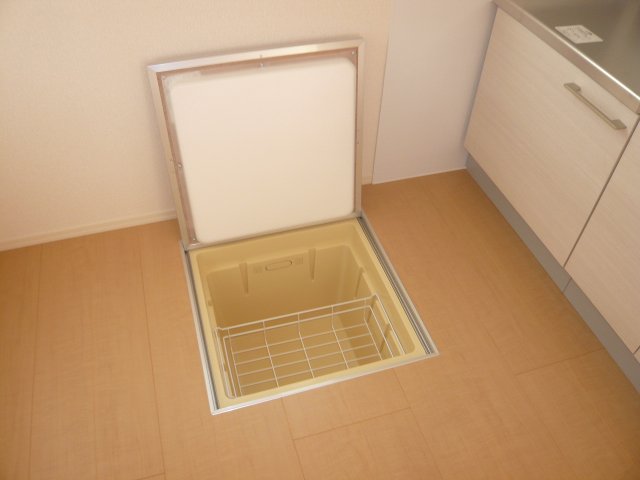 その他設備　床下収納庫