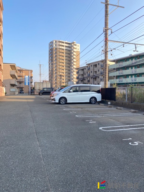 駐車場　広々駐車場