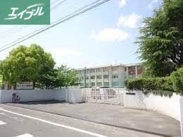 中学校　岡山市立吉備中学校（中学校）まで2004m