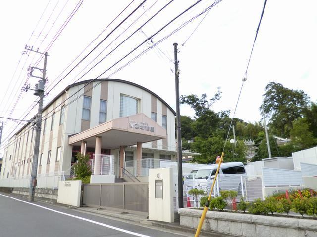 幼稚園・保育園　新羽幼稚園（幼稚園・保育園）まで734m