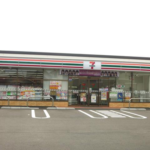 コンビニ　セブンイレブン（コンビニ）まで388m