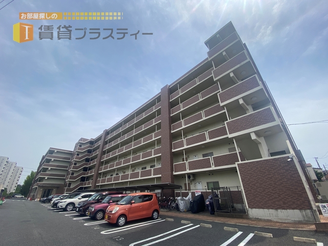 建物外観　ワンちゃんも家族もみんな安心の大型マンション。