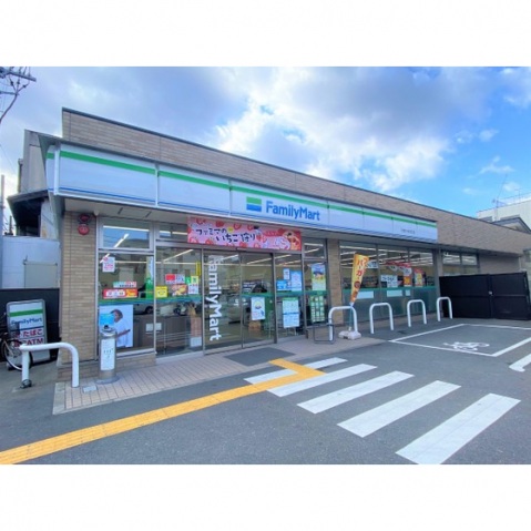 コンビニ　ファミリーマート（コンビニ）まで160m