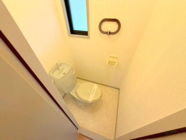 トイレ　清潔感のあるトイレは、誰もがリラックスできる空間です。