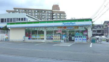 コンビニ　ファミリーマート 鴻池店（コンビニ）まで290m