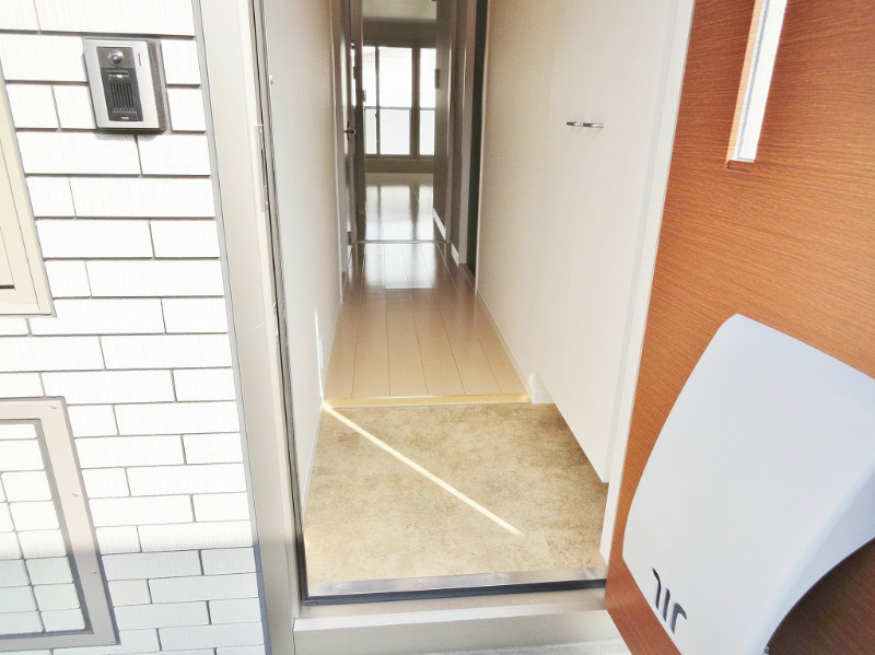 玄関　シューズボックス付きの玄関。