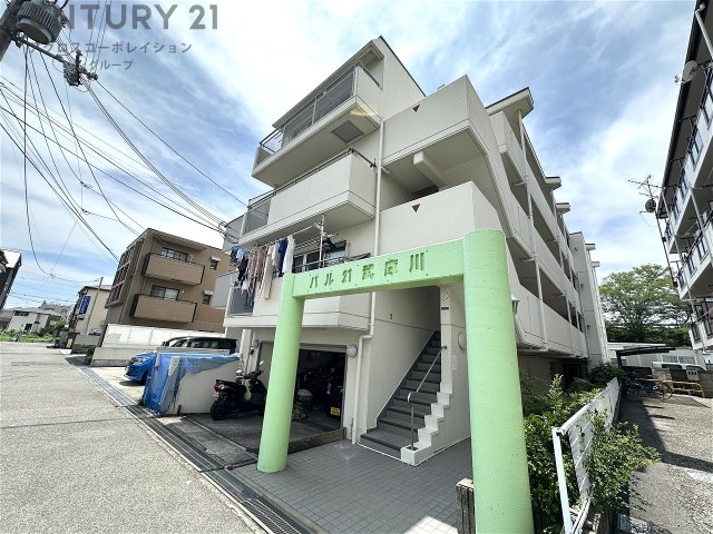 建物外観　居住者専用のごみ置き場があります♪